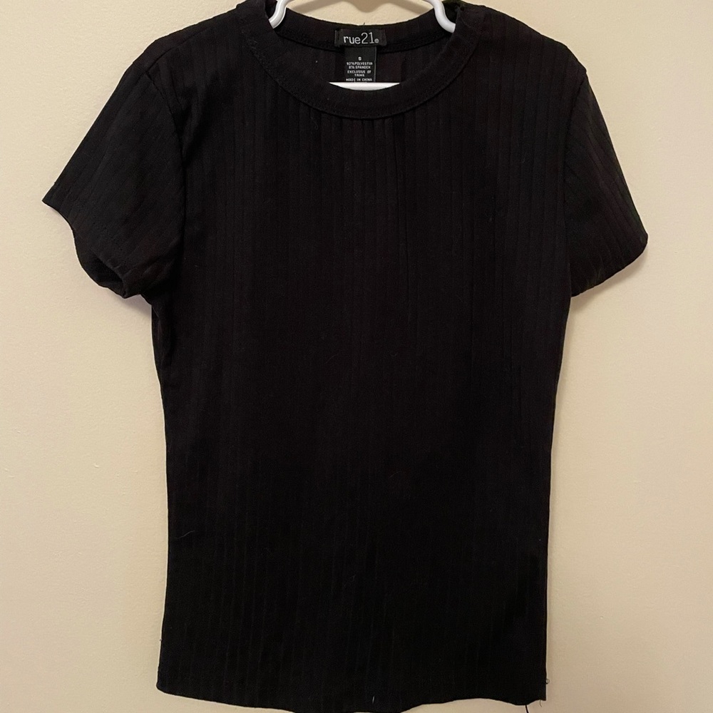 Black short sleeve